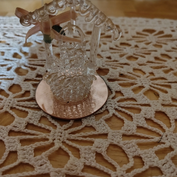 Vintage Spin Glass Wishing Well - Picture 3 of 3